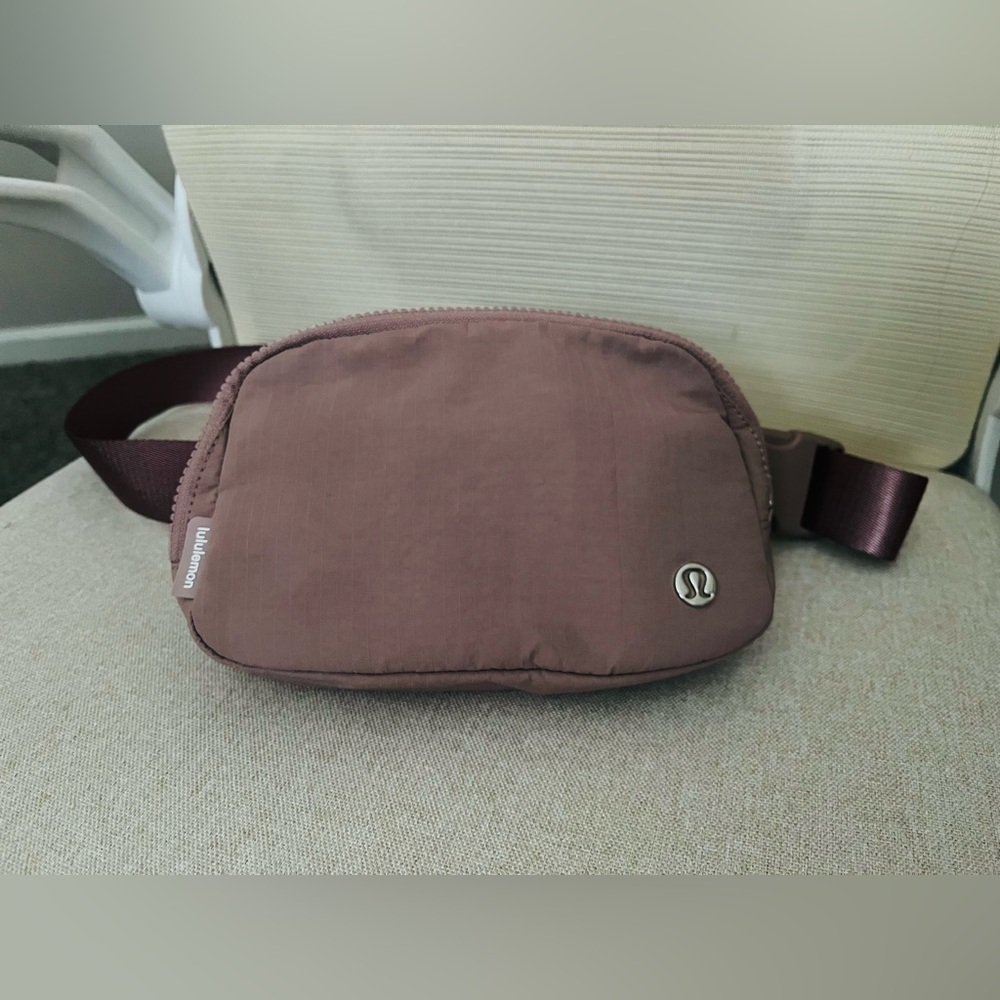 Twilight Rose Belt Bag LULULEMON